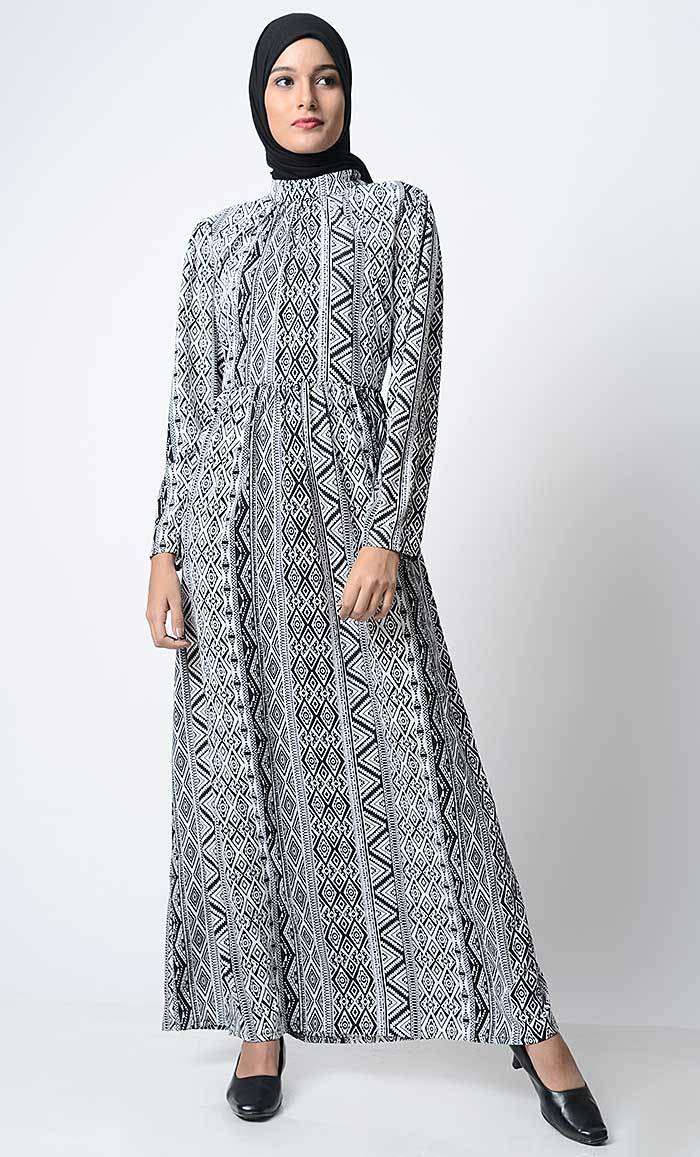 Zig-Zag Contrast Printed Abaya