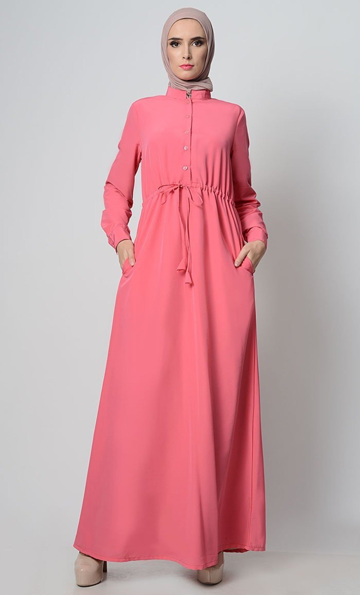 Minimalistic And Chic Drawstring Abaya