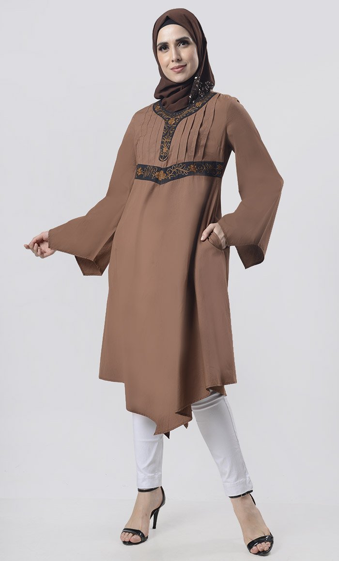 Smooth Knife Pleated Detailing Asymmetric Tunic With Aari Work